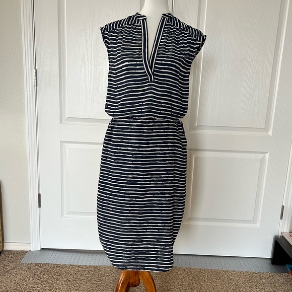 Banana Republic Dresses & Skirts - Banana Republic Striped Midi Dress